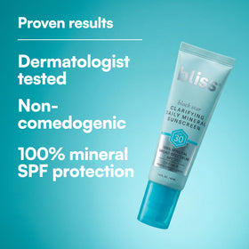 Bliss Block Star Crème Solaire Minérale SPF 30 texture sur le doigt