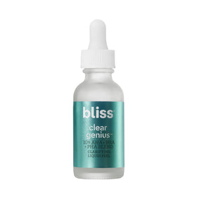 Bliss Clear Genius Clarifying Peel sur une table de nuit
