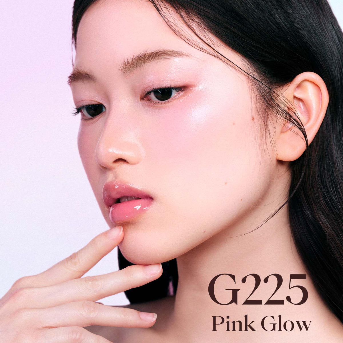 Blush Joocyee AURA Rose Éclat sur une main