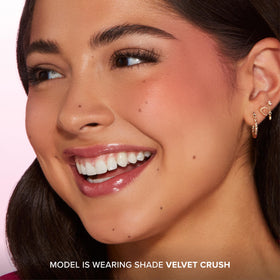 Blush Too Faced Cloud Crush Tequila Sunset avec lumière naturelle