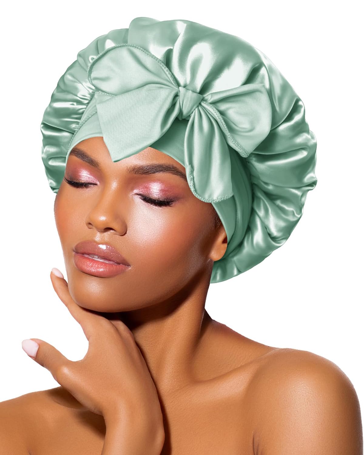 Bonnet en satin BONNET QUEEN vue avant, couleur vert sauge
