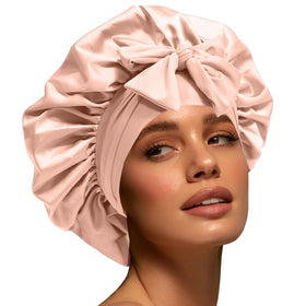 Bonnet en satin Confvrter couleur champagne vu de face