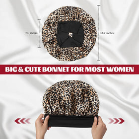 Bonnet satin ZHENSILK noir léopard porté par une femme
