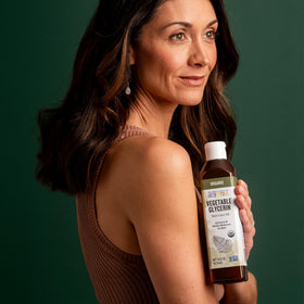 Bouteille d'Aura Cacia avec étiquette visible