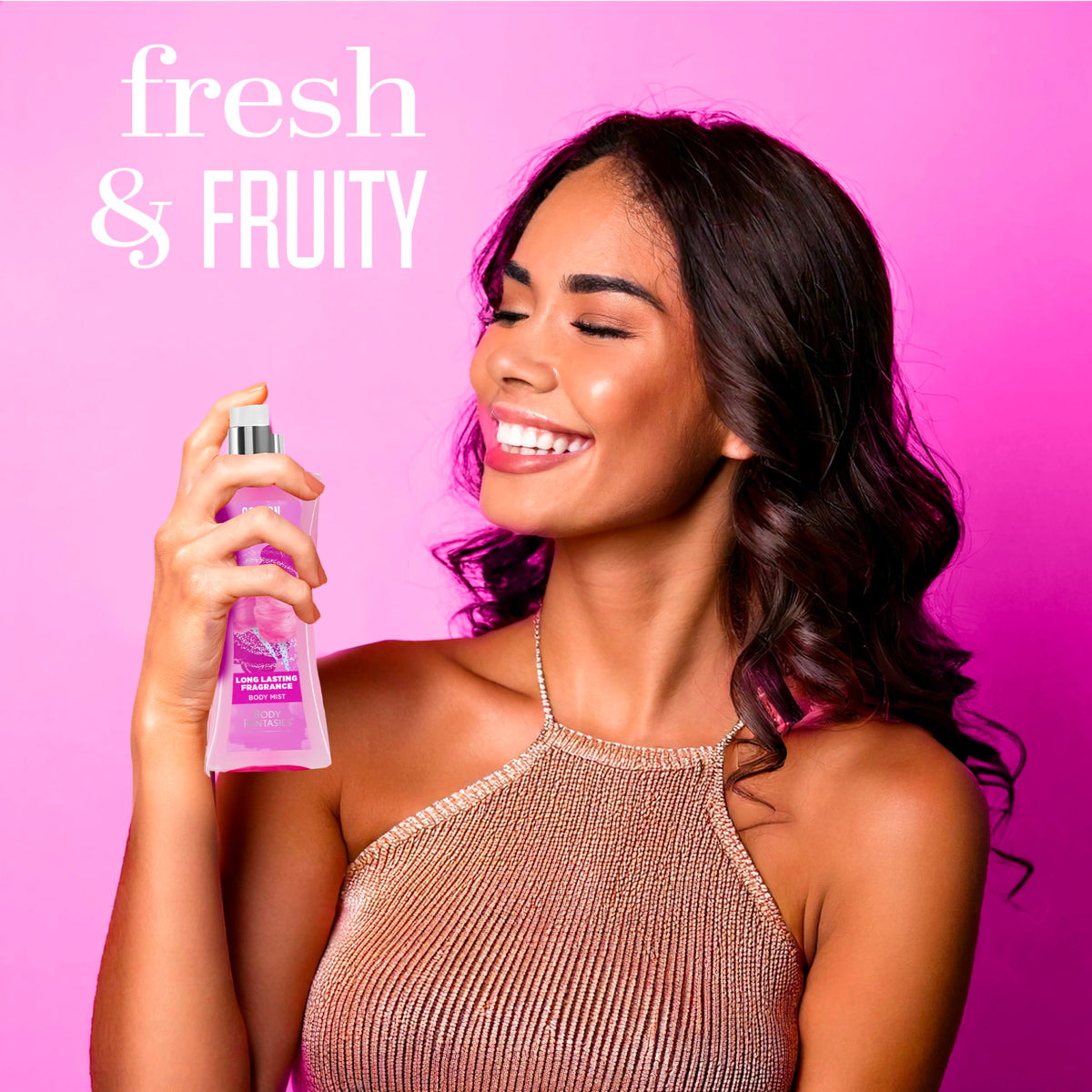 Bouteille de Body Fantasies Brume Parfumée Coton Sucré sur un fond blanc