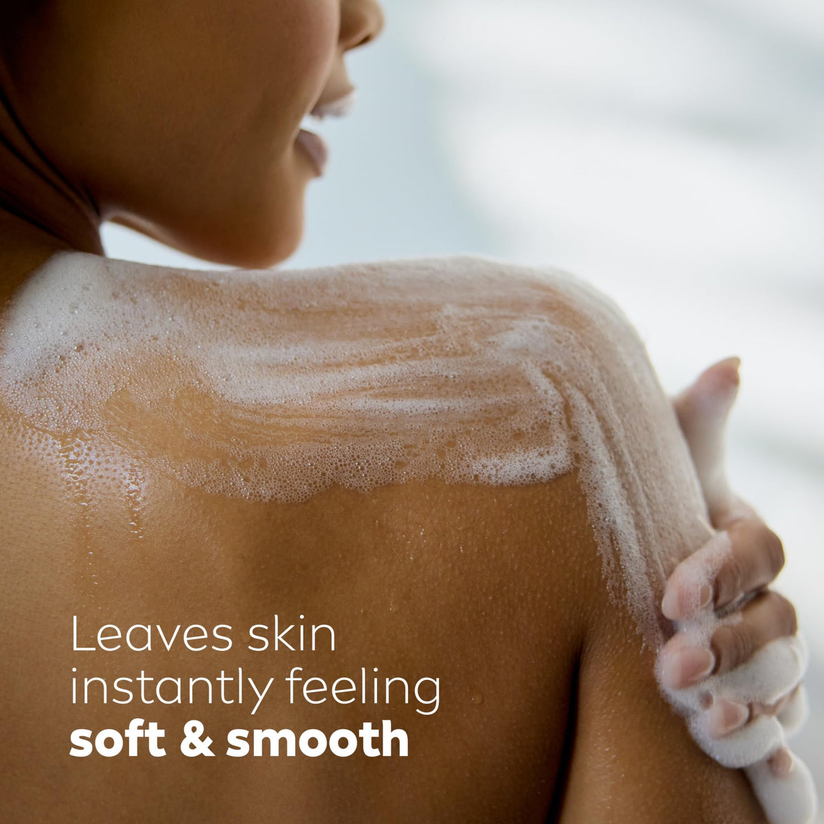 Bouteille de gel douche NIVEA au beurre de cacao et de karité avec décor naturel