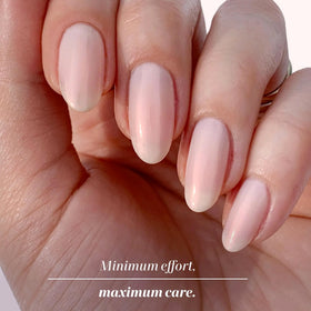 Bouteille de LONDONTOWN kur Concealer à Ongles Illuminant avec arrière-plan flou