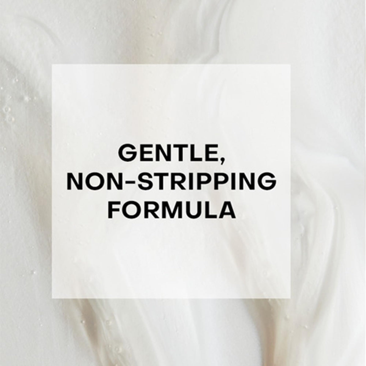 Bouteille de shampooing Shea Moisture avec étiquette visible