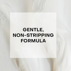 Bouteille de shampooing Shea Moisture avec étiquette visible
