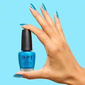Bouteille de vernis à ongles OPI Sky Blue's the Limit, vue latérale