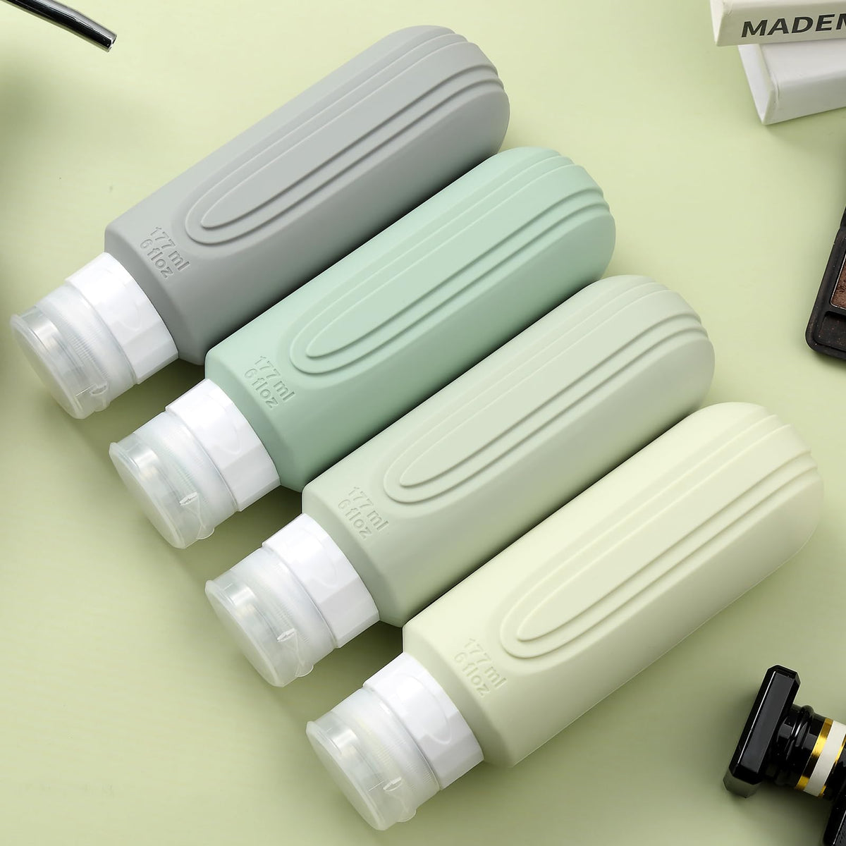 Bouteille de voyage Mrsdry montrant le capuchon flip-top