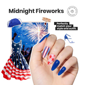 Bouteilles de vernis à ongles beetles Midnight Fireworks sur fond blanc