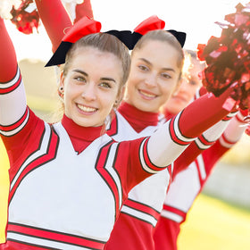 Bows de Cheer WILLBOND sur une tenue sportive