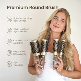 Brosse à cheveux AIMIKE en utilisation pour un coiffage