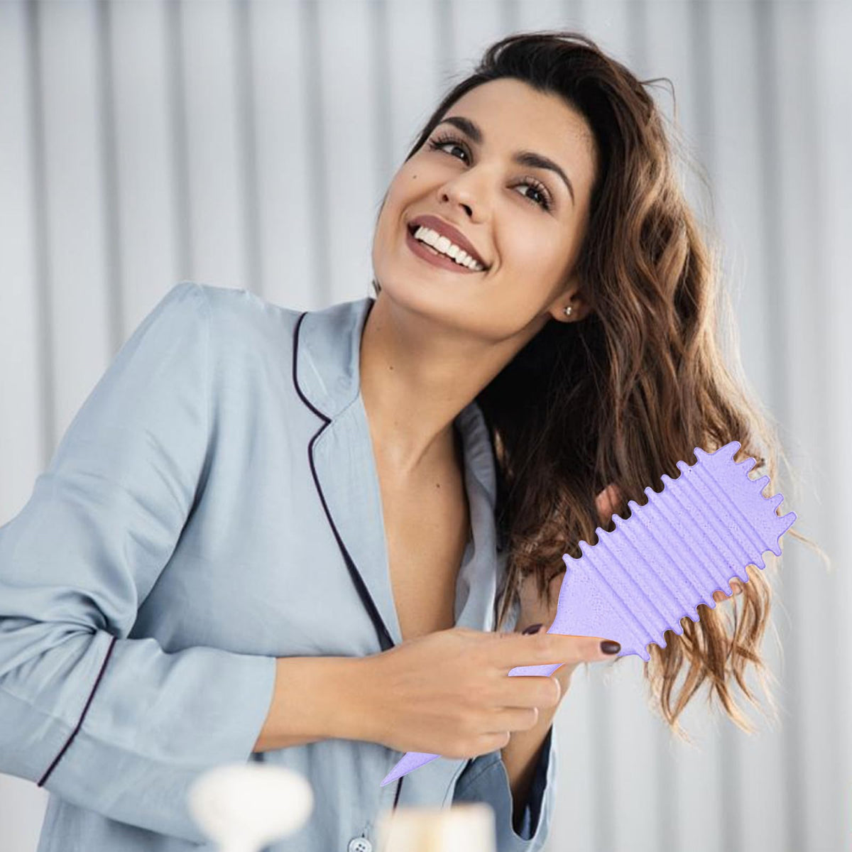 Brosse à cheveux bouclés UVZNUMG vue de côté avec design innovant