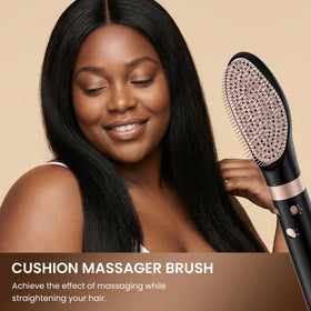 Brosse à cheveux MESCOMB sur une coiffeuse avec des accessoires