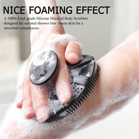 Brosse de douche INNERNEED en silicone noire avec poils flexibles
