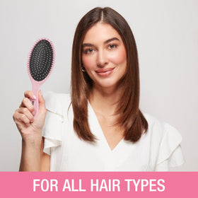 Brosse démêlante Conair vue de près avec des poils flexibles