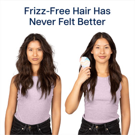 Brosse démêlante Crave Naturals accompagnée de produits capillaires