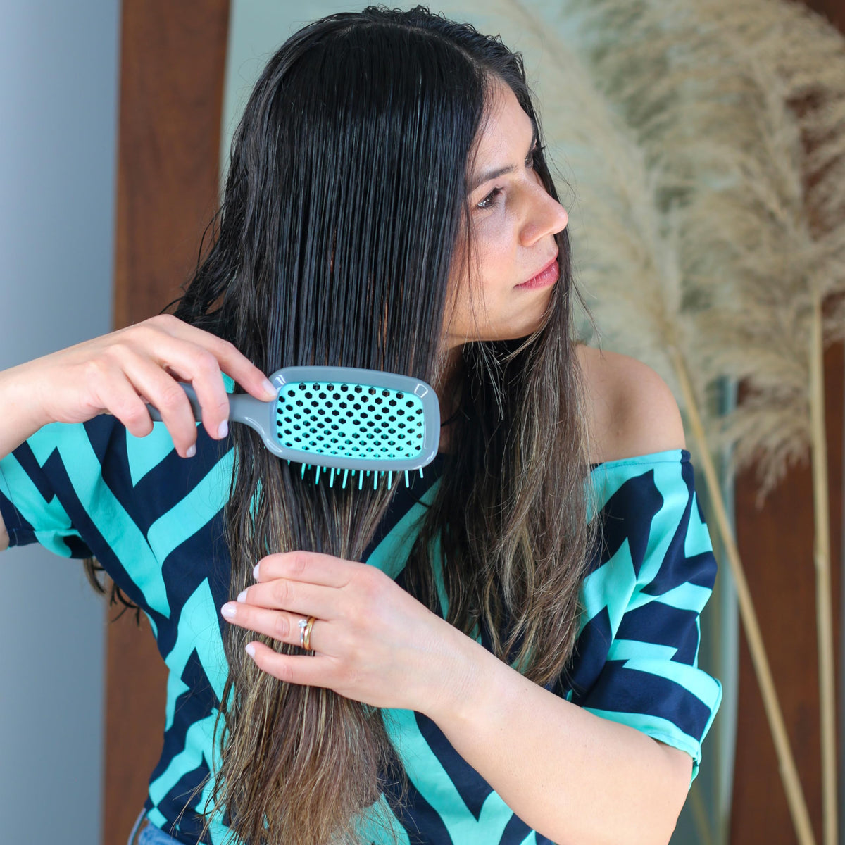Brosse FHI Heat UNbrush sur un fond neutre
