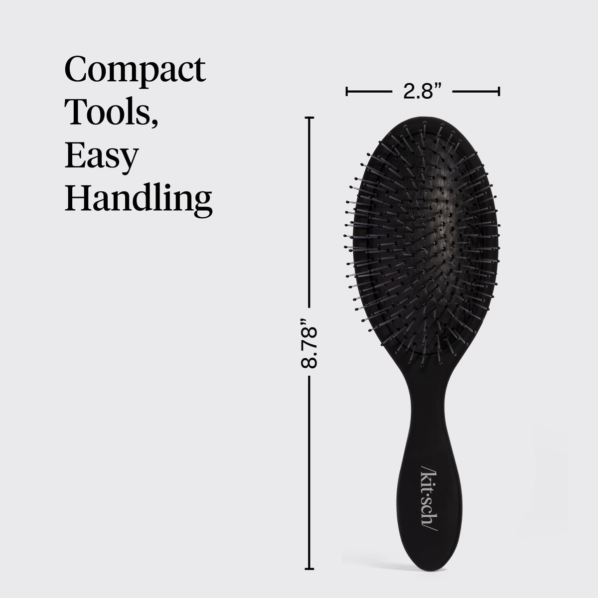 Brosse Kitsch Wet Dry dans un cadre de salle de bain
