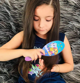 Brosse LUV HER avec brins arrondis sur coussin doux