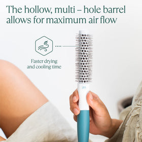 Brosse ronde Osensia avec des cheveux stylisés