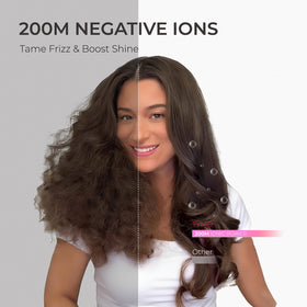 Brosse TYMO en utilisation sur cheveux humides
