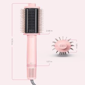Brosse TYMO en utilisation sur cheveux longs