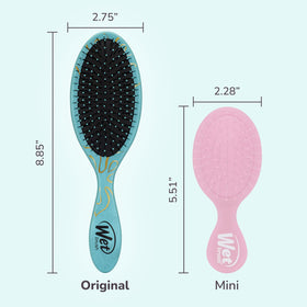 Brosse Wet Brush Moana en utilisation sur cheveux bouclés
