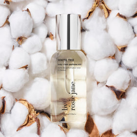 Brume Parfumée White Tee vaporisée sur cheveux et peau