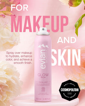 Brume visage Évian Glow à côté d'autres produits de beauté