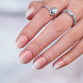 BTArtbox Faux Ongles Pressés Crème Vanille Amande vue de côté
