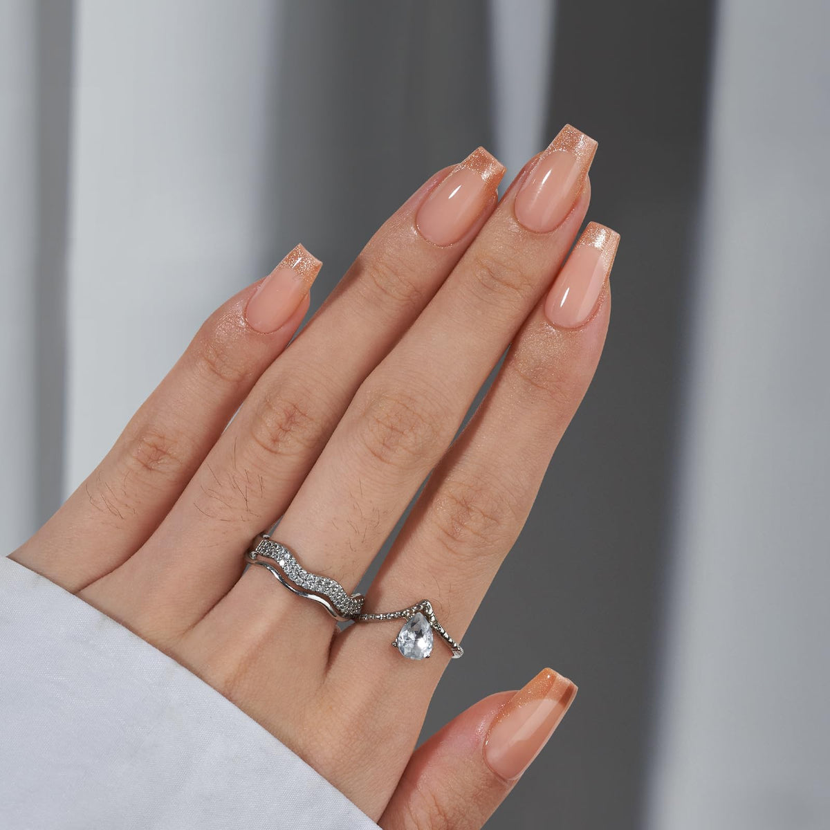 BTArtbox faux ongles pressés, en situation quotidienne