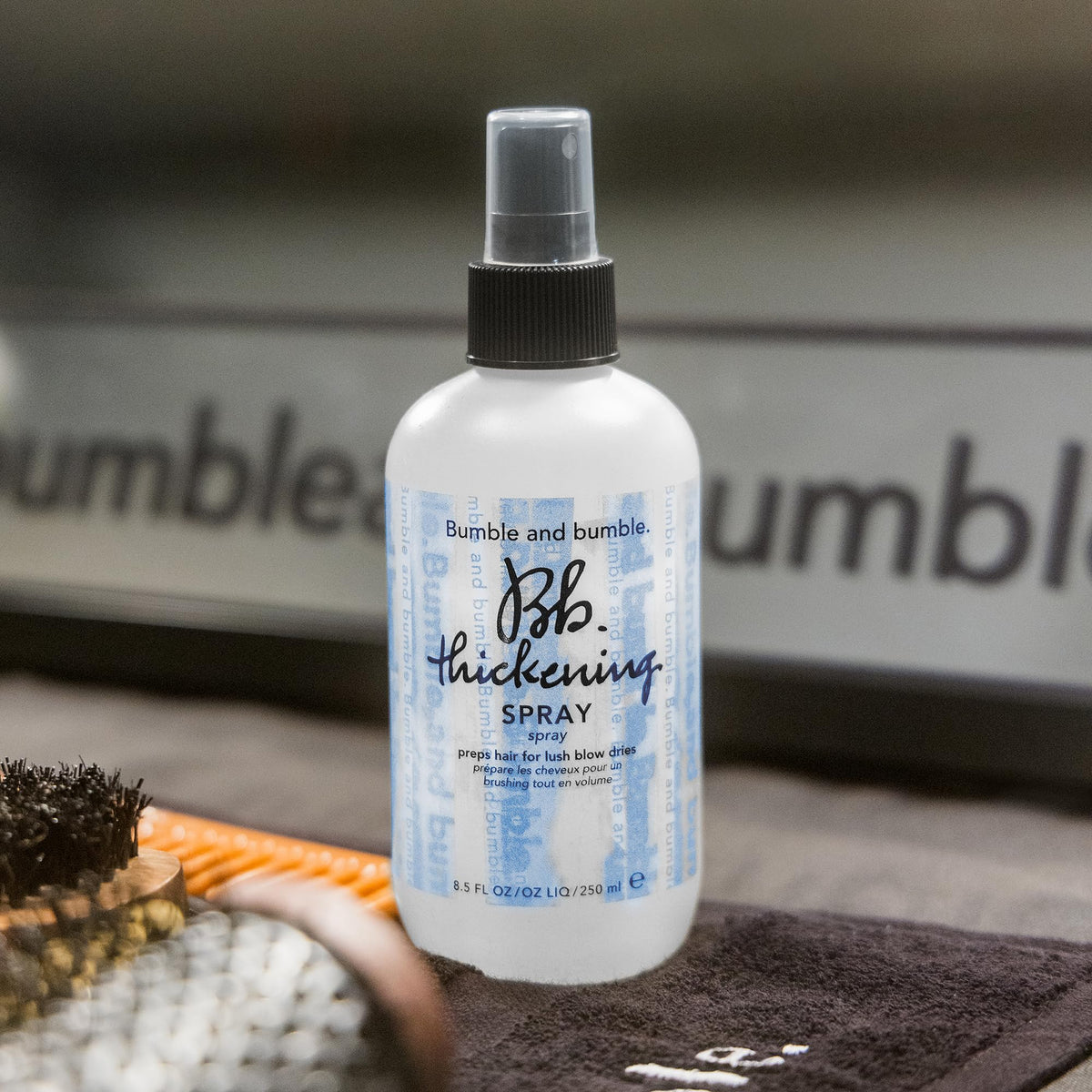 Bumble and bumble. Spray Pré-Styling Épaississant 250ml avec texture de spray