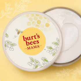 Burt's Bees Mama Belly Butter 240g en contexte de maternité