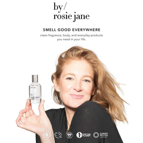 By Rosie Jane Eau De Parfum (James) sur une table de maquillage