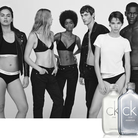 Calvin Klein Ck One sur une table élégante