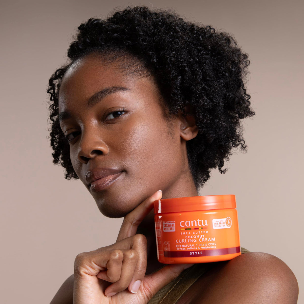 Cantu Crème de Boucles au Beurre de Karité sur cheveux frisés