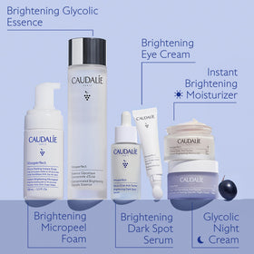 Caudalie Crème de Nuit Vinoperfect 50 mL sur une table de salle de bain