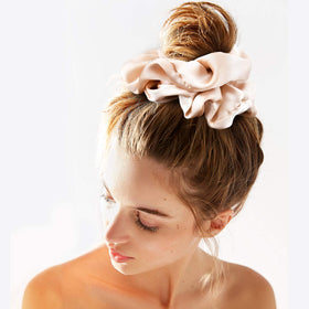 Chouchou en soie CEELGON rose vue de face