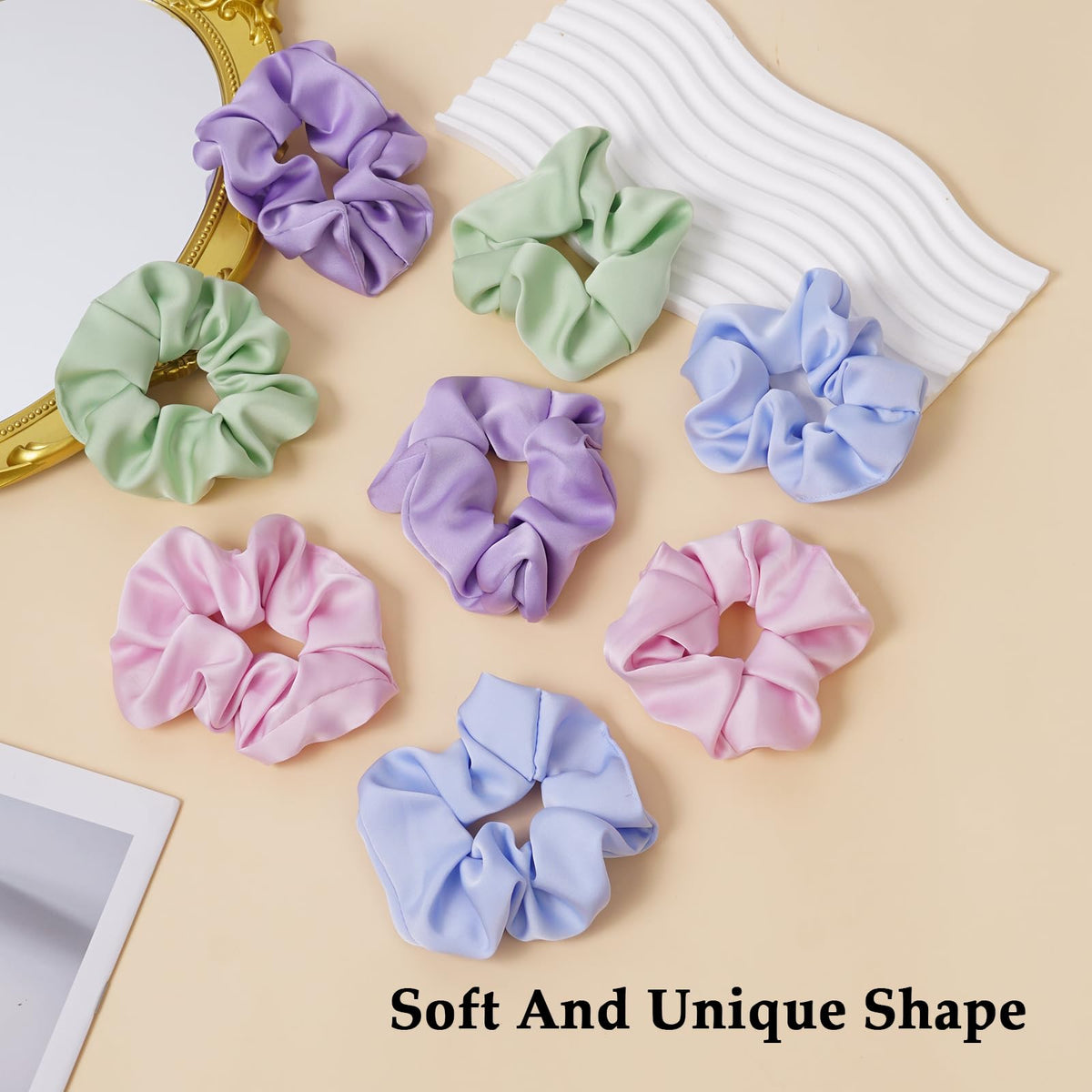 Chouchous satin pastel avec accessoires de mode