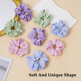 Chouchous satin pastel avec accessoires de mode