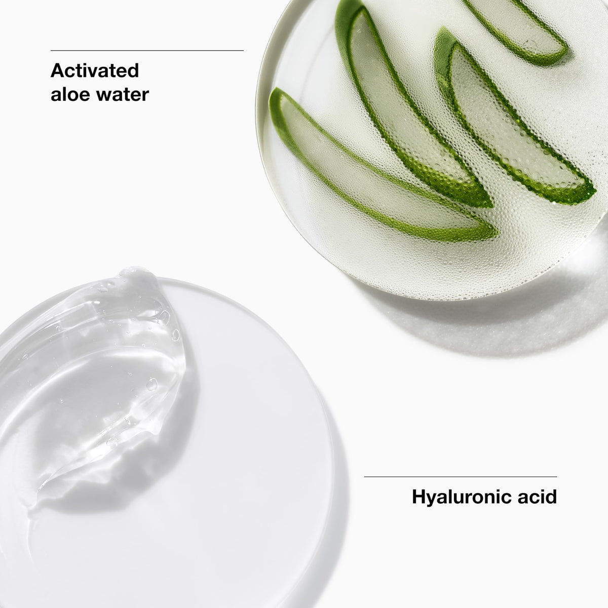 Clinique Moisture Surge Sheertint Hydrator SPF 25 60g texture sur la main