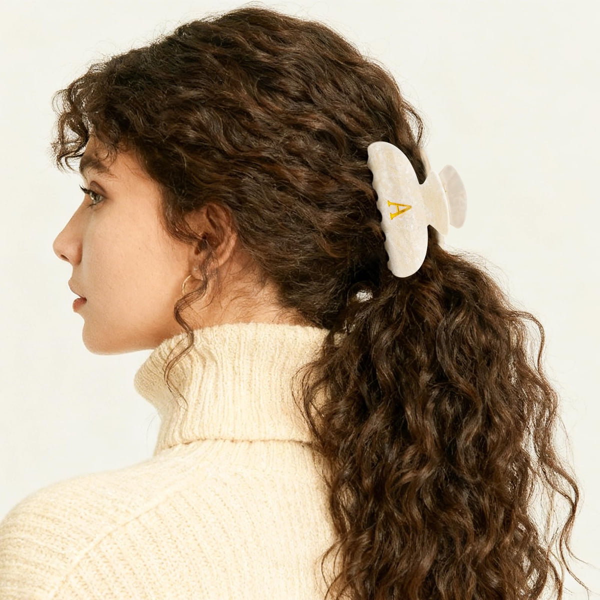 Clip à cheveux Fycert en vue arrière, couleur dorée