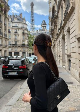 Clip à cheveux Hana Mia utilisé pour un chignon
