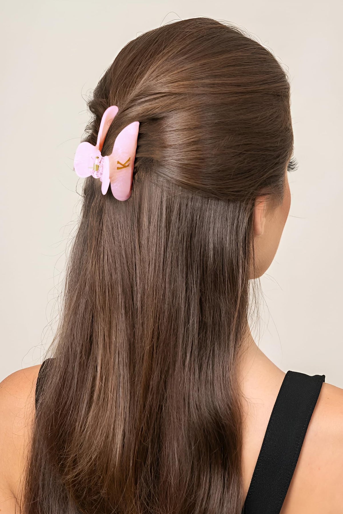 Clip cheveux Fohufo Lettre J rose vu de côté