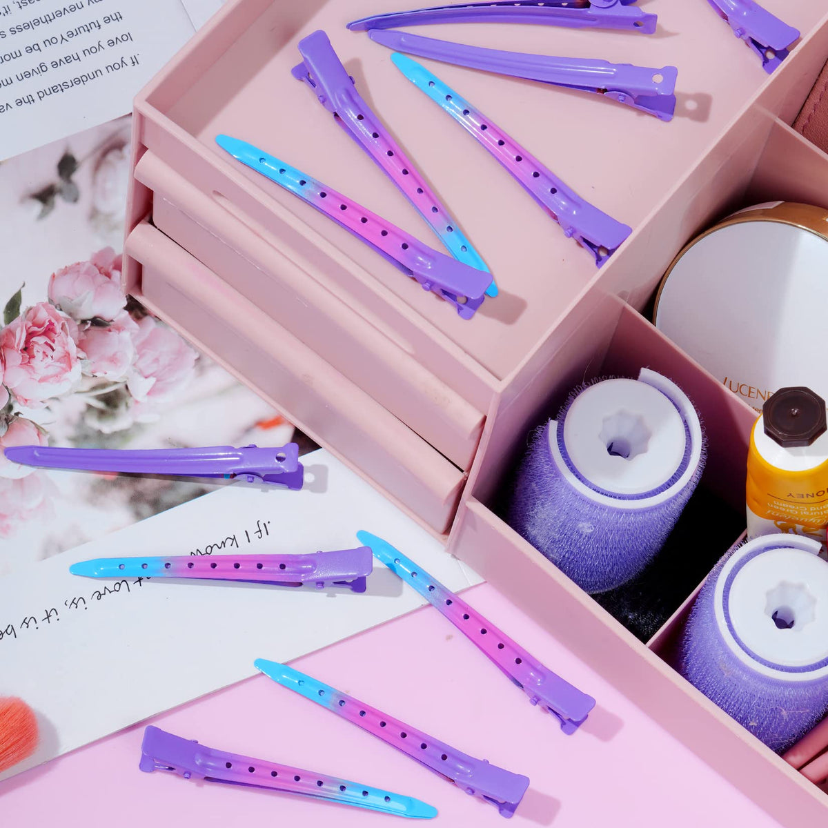 Clip en métal violet dégradé Bantoye avec cheveux sectionnés