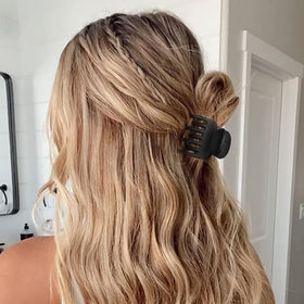 Clips à cheveux DEEKA en différentes positions