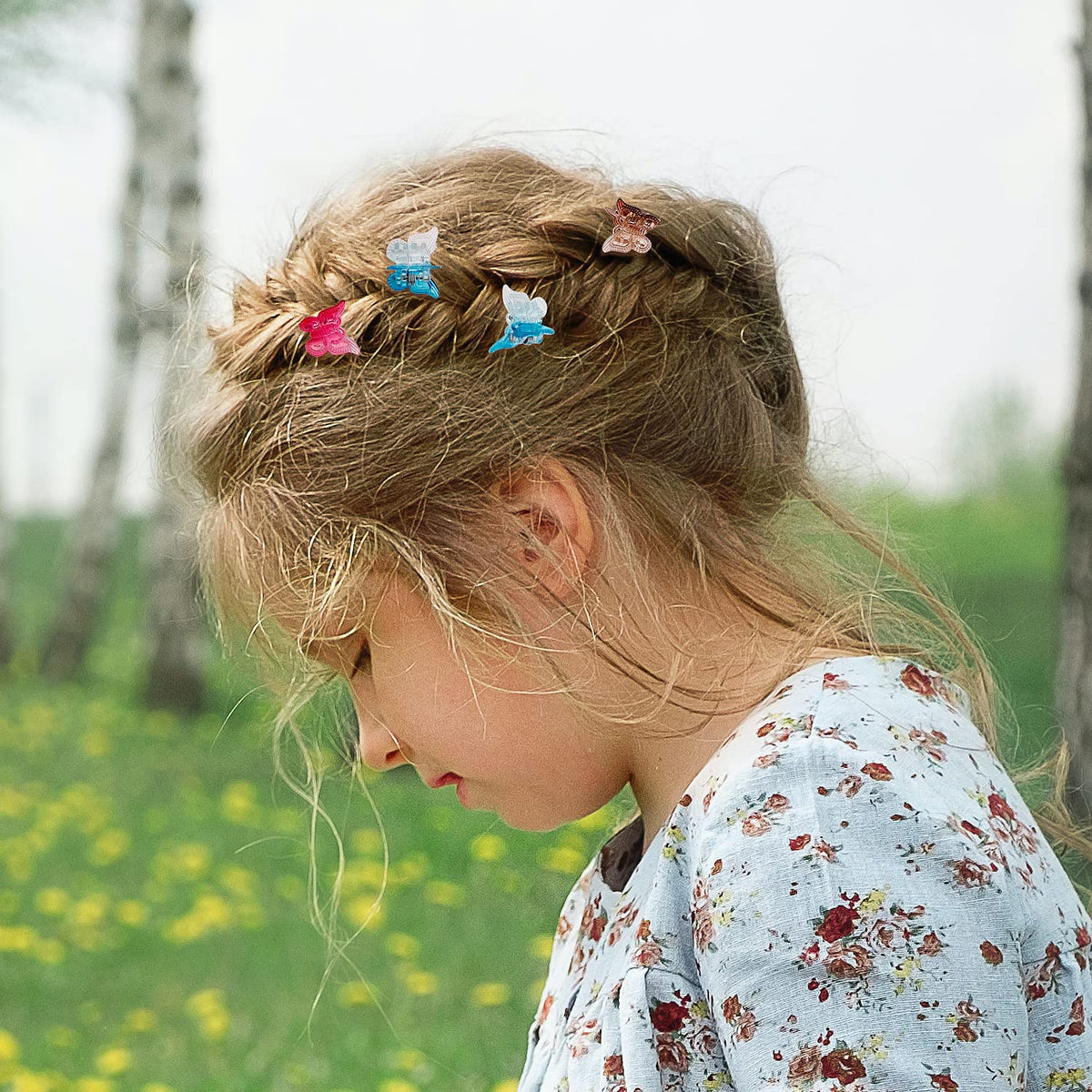 Clips à cheveux papillon avec ressort en métal, vue rapprochée